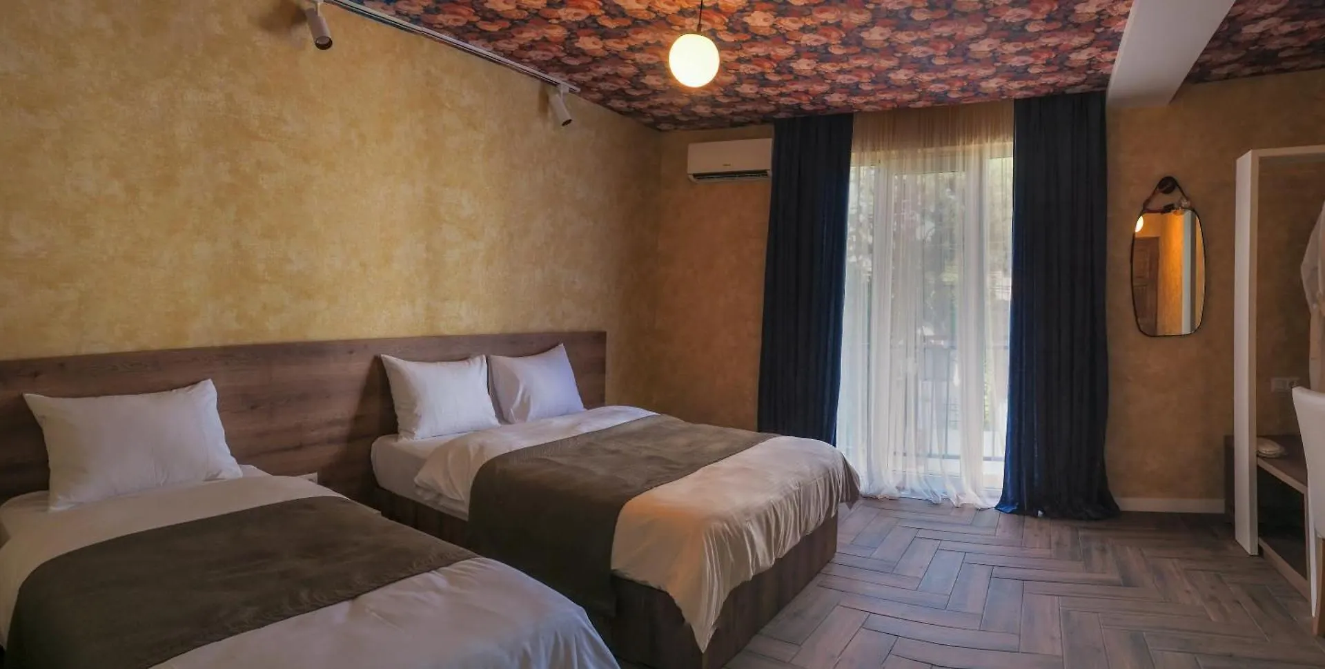 Hotel Hills In Old Tbilisi