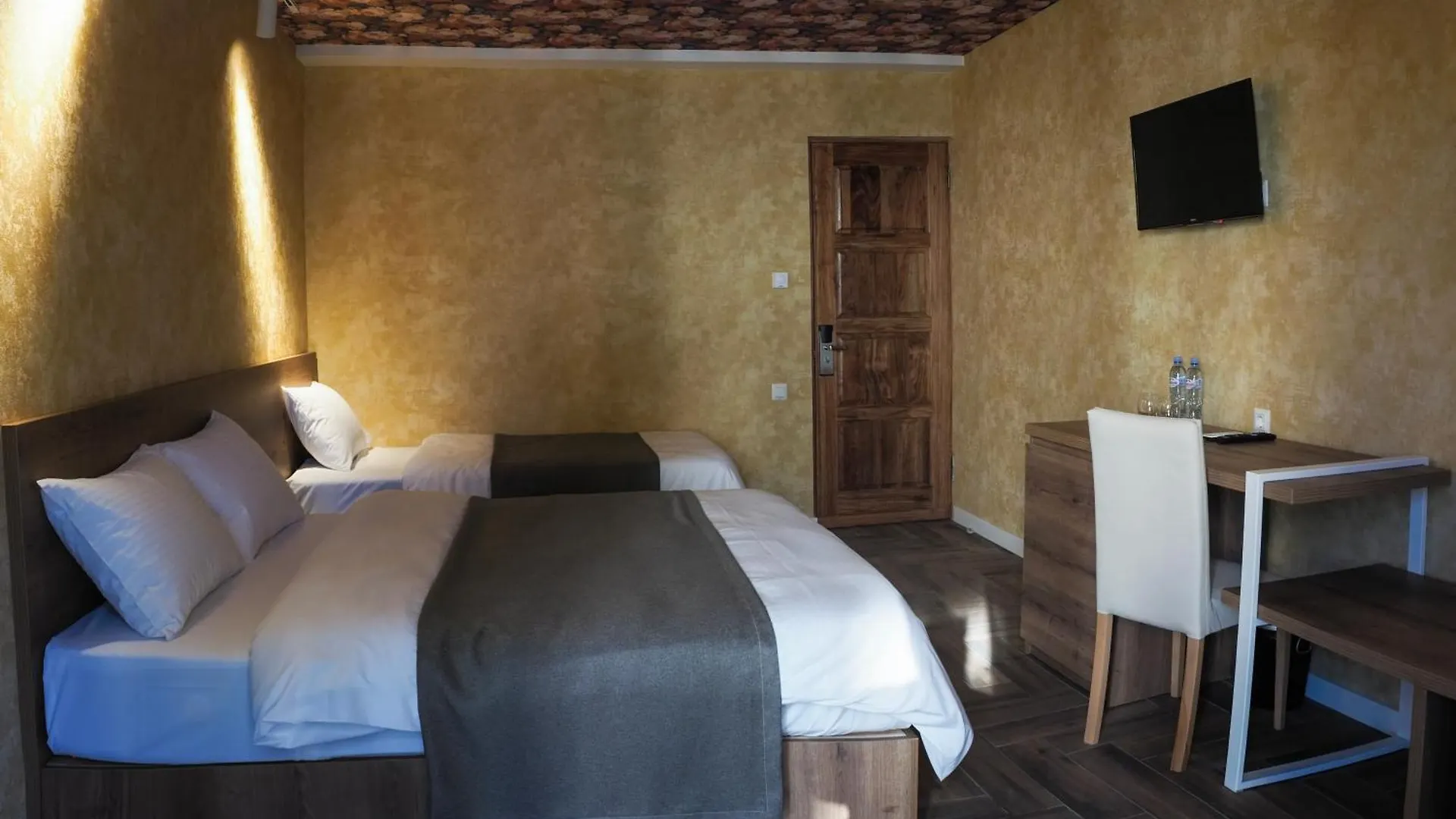 Hotel Hills In Old Tbilisi