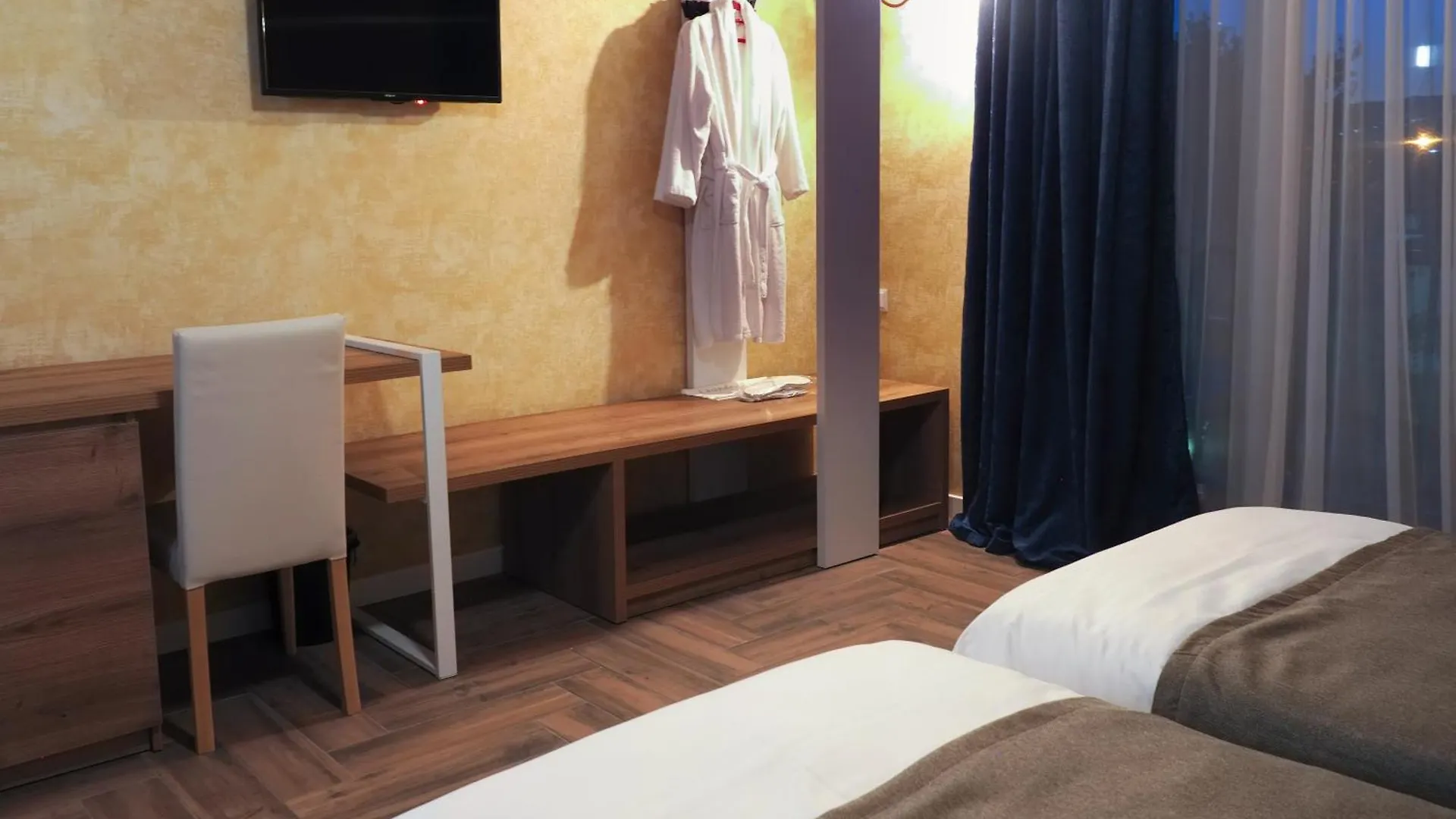 Hotel Hills In Old Tbilisi