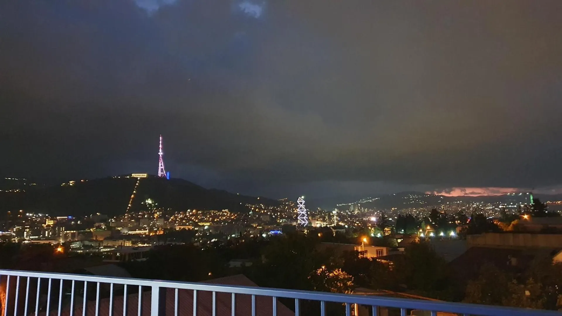 Hotel Hills In Old Tbilisi