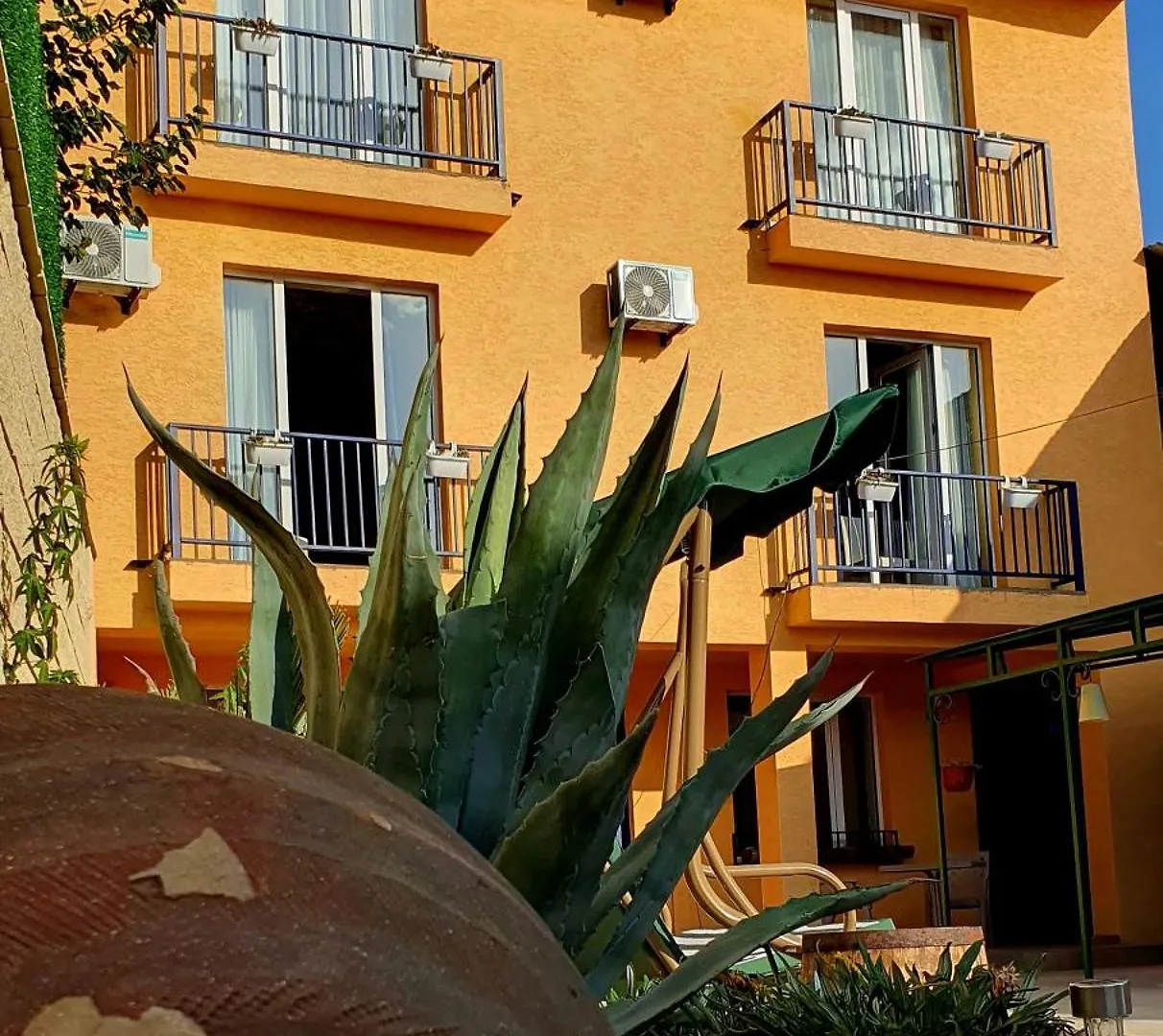 Hotel Hills In Old Tbilisi