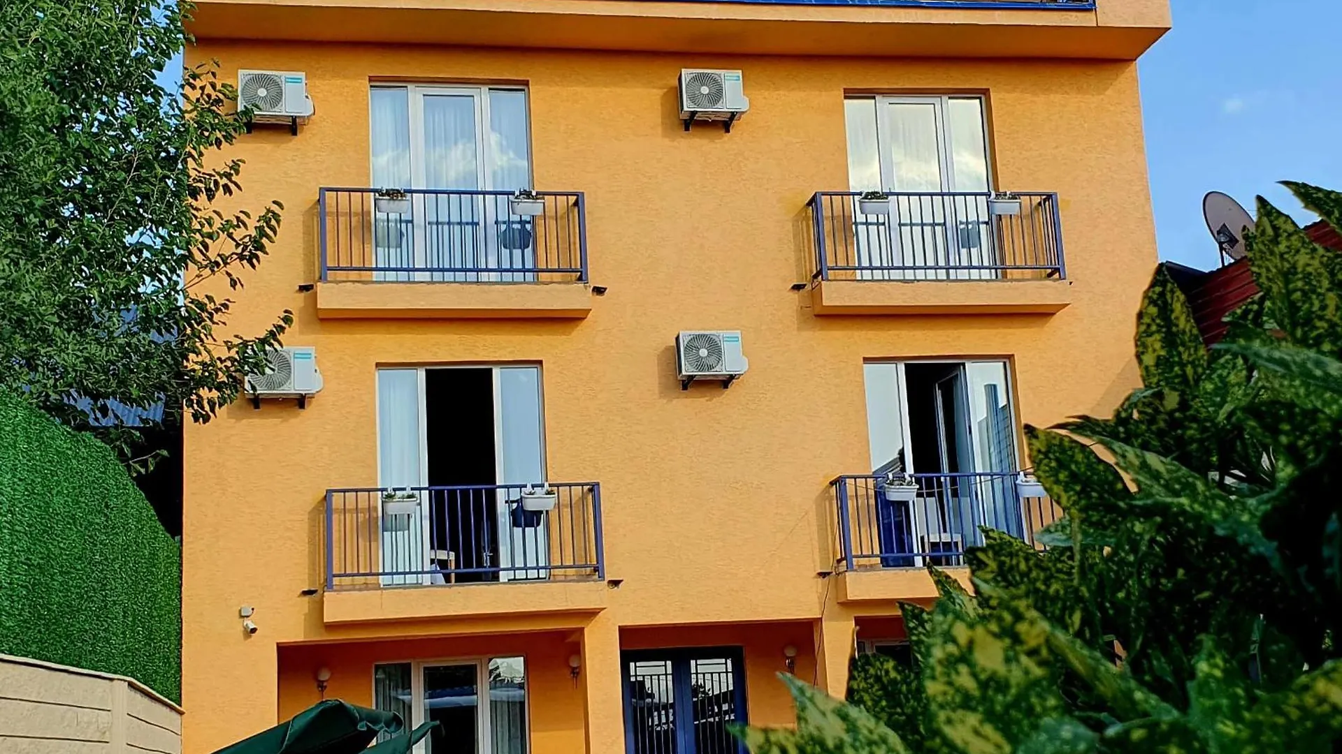 Hotel Hills In Old Tbilisi
