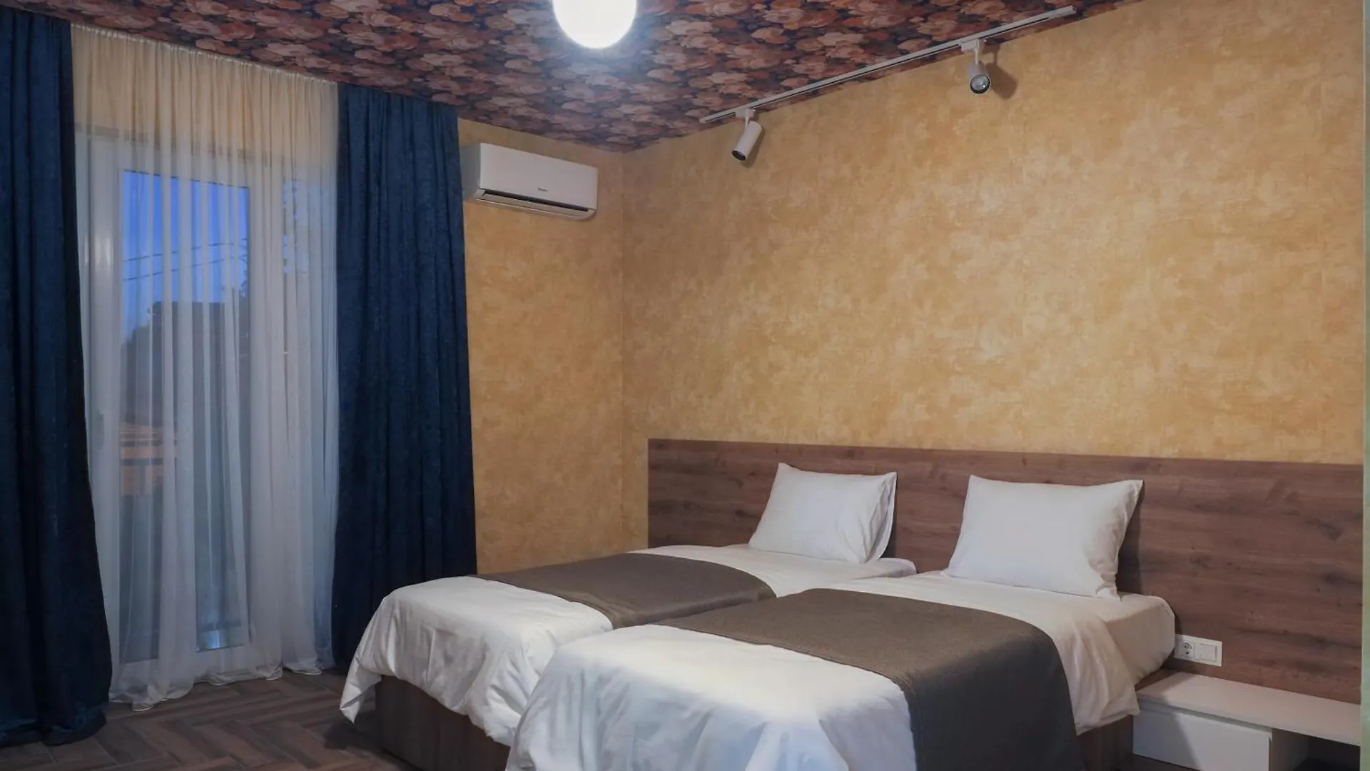 Hotel Hills In Old Tbilisi