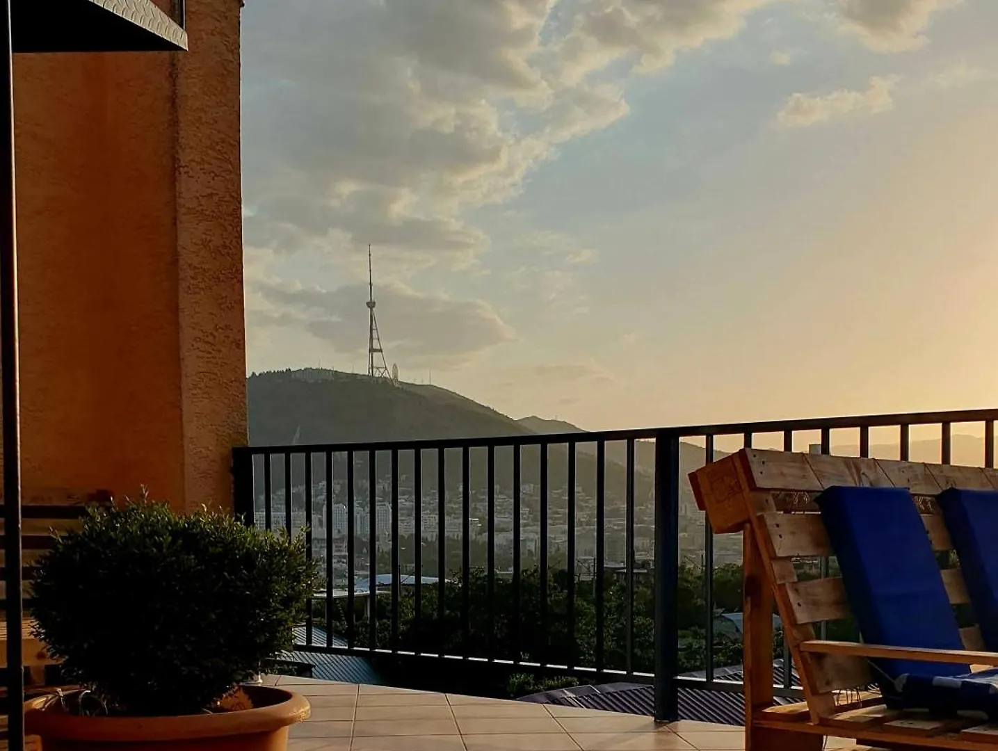 Hotel Hills In Old Tbilisi 3*,  Georgia